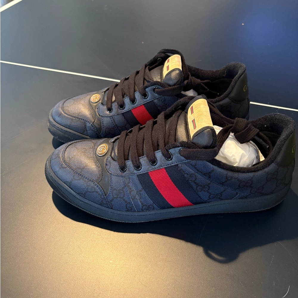 Gucci Men's Black and Red Sneakers - Picture 5 of 8